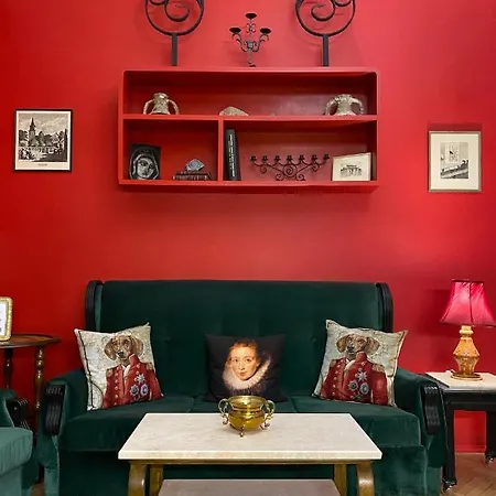 Vintage & Parking Apartment